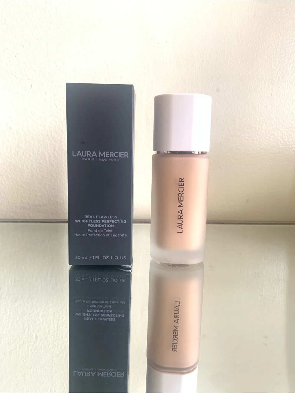 LAURA MERCIER Real Flawless Weightless Perfect Foundation -2C1 ECRU-NIB